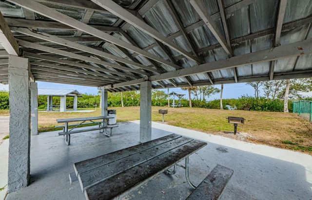 7810 CHAPEL AVENUE, Port Richey, FL 34668