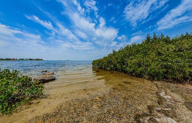7810 CHAPEL AVENUE, Port Richey, FL 34668