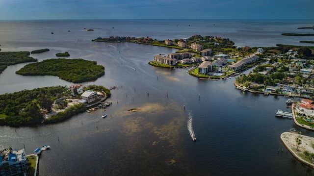7810 CHAPEL AVENUE, Port Richey, FL 34668