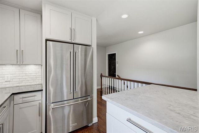 15 Glen Creek Lane, St Louis, MO 63124
