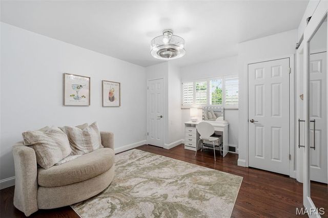 15 Glen Creek Lane, St Louis, MO 63124