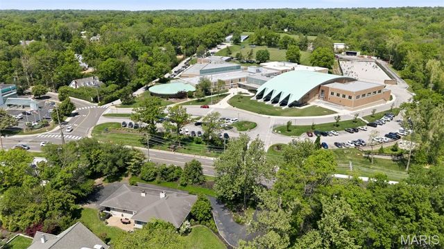 15 Glen Creek Lane, St Louis, MO 63124