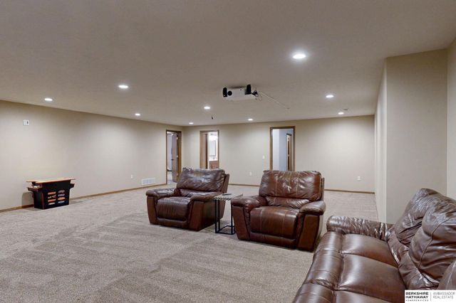 7906 S 193 Street, Gretna, NE 68028