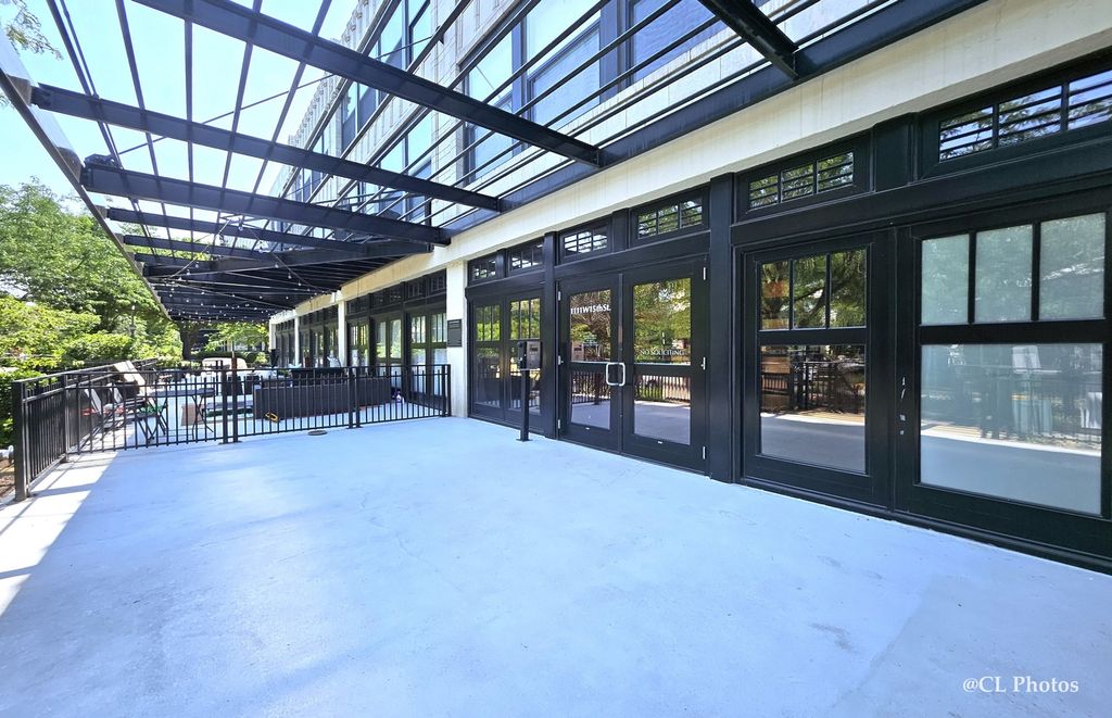 1111 W 15th Street 218, Chicago, IL 60608