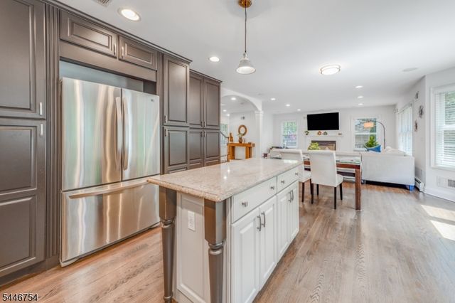 53 Maple Ave, Berkeley Heights Twp., NJ 07922