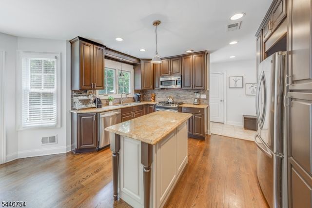 53 Maple Ave, Berkeley Heights Twp., NJ 07922