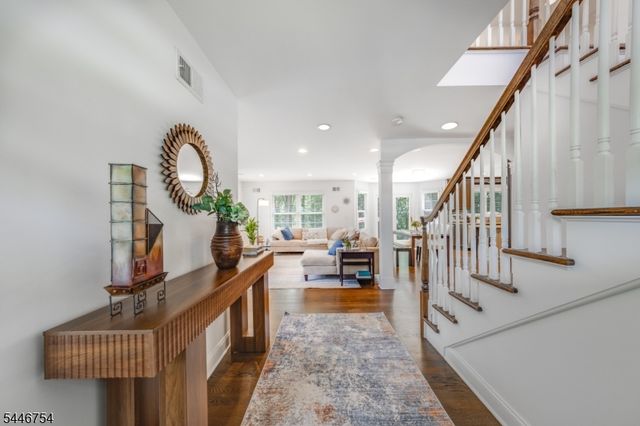 53 Maple Ave, Berkeley Heights Twp., NJ 07922
