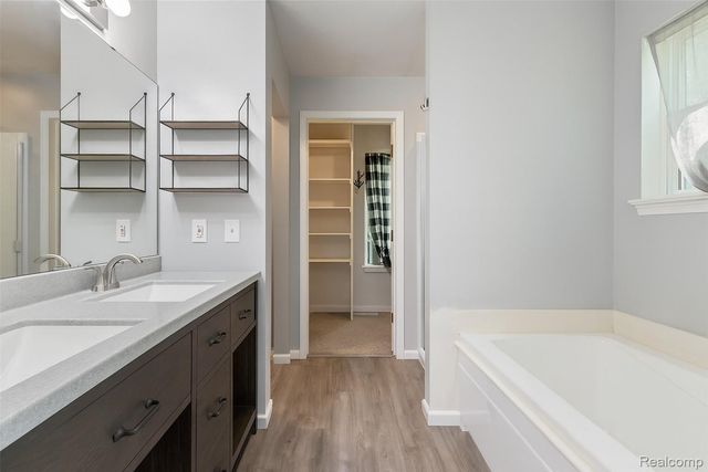 10121 Linden Road, Tyrone Township, MI 48430