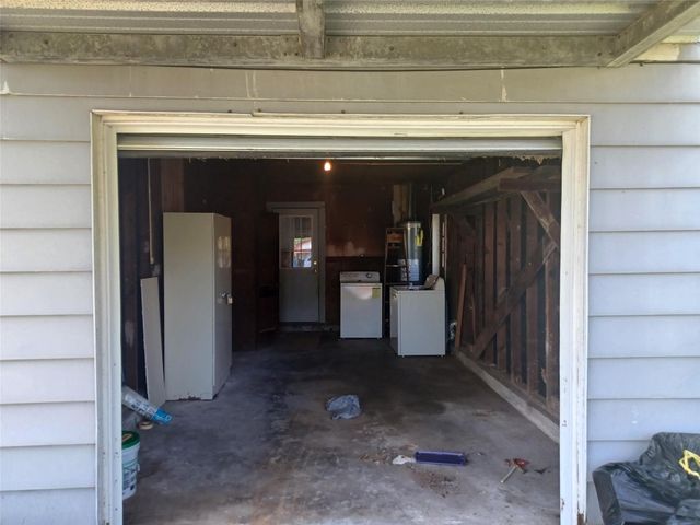 2490 Overbrook Lane, Beaumont, TX 77703