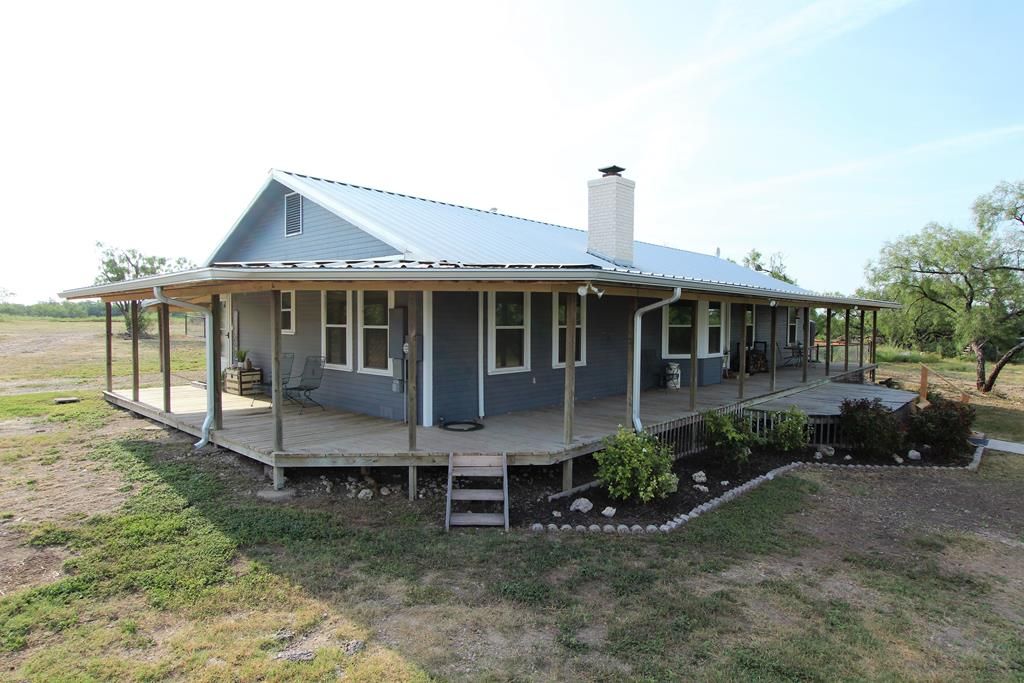 Image 1 of property listing at 1451 E 28th St, San Angelo, TX 76903