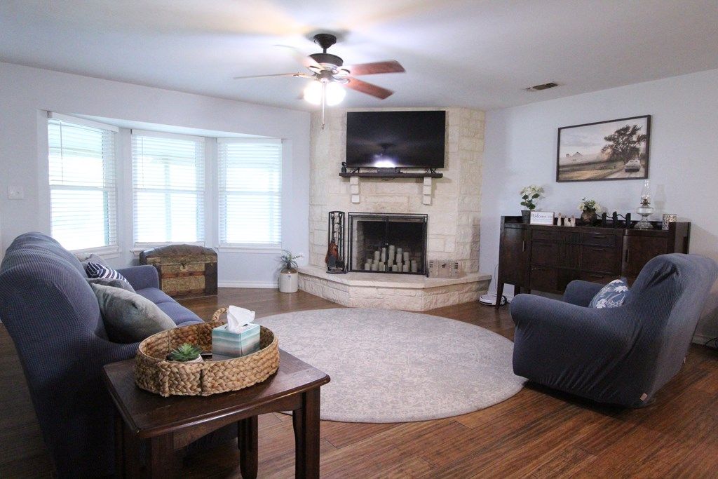 Image 14 of property listing at 1451 E 28th St, San Angelo, TX 76903