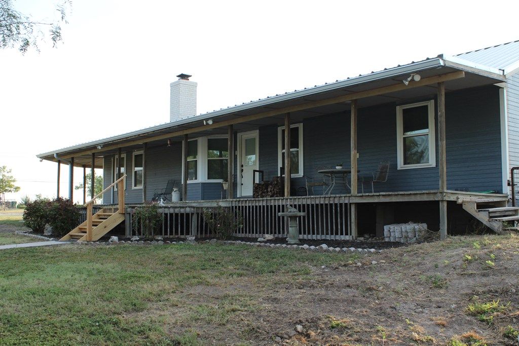 Image 2 of property listing at 1451 E 28th St, San Angelo, TX 76903