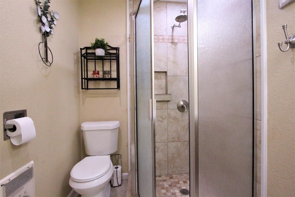 Image 22 of property listing at 1451 E 28th St, San Angelo, TX 76903