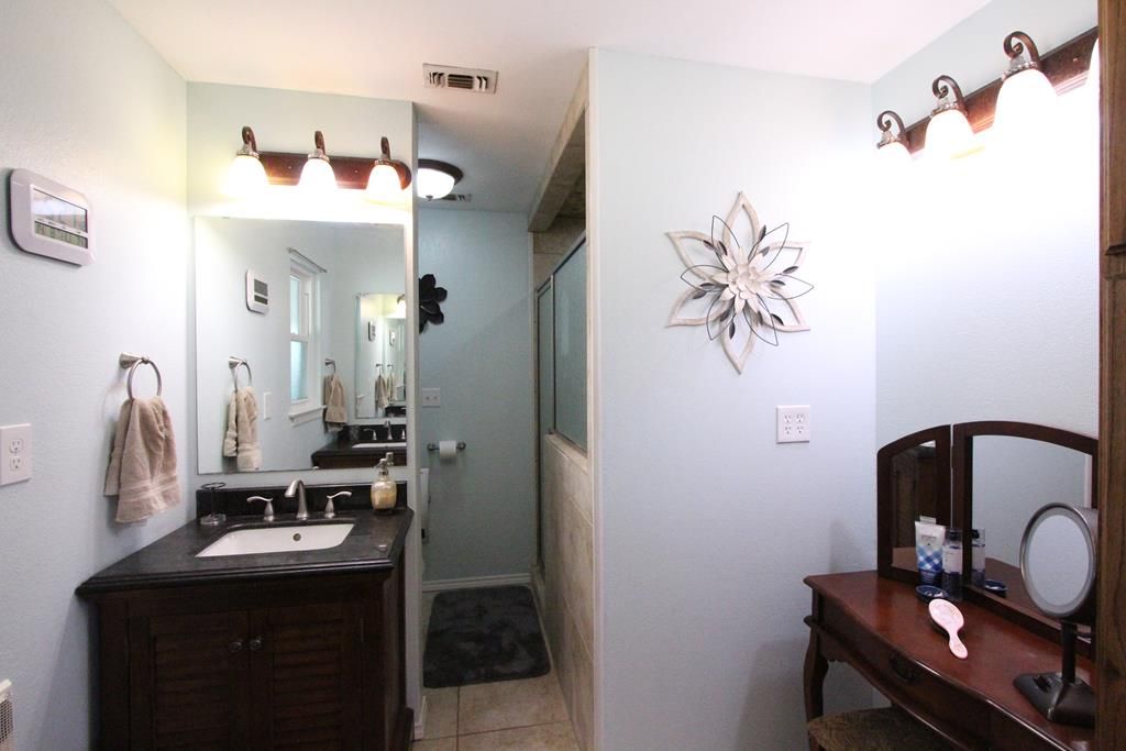 Image 28 of property listing at 1451 E 28th St, San Angelo, TX 76903
