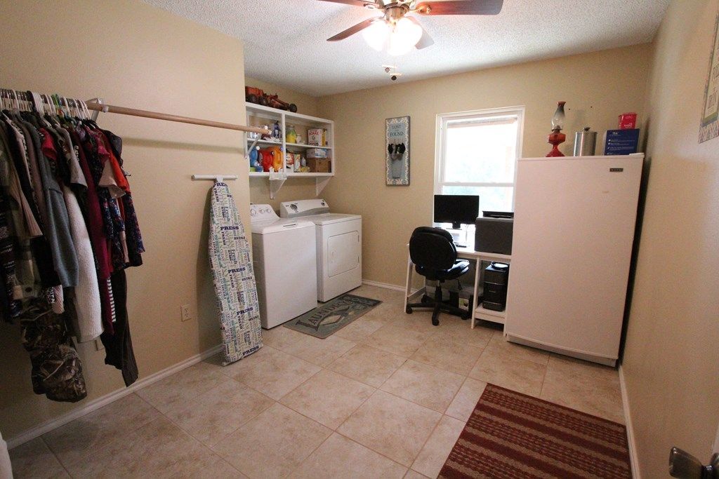 Image 31 of property listing at 1451 E 28th St, San Angelo, TX 76903