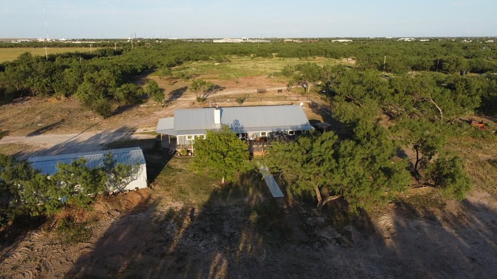 Image 42 of property listing at 1451 E 28th St, San Angelo, TX 76903