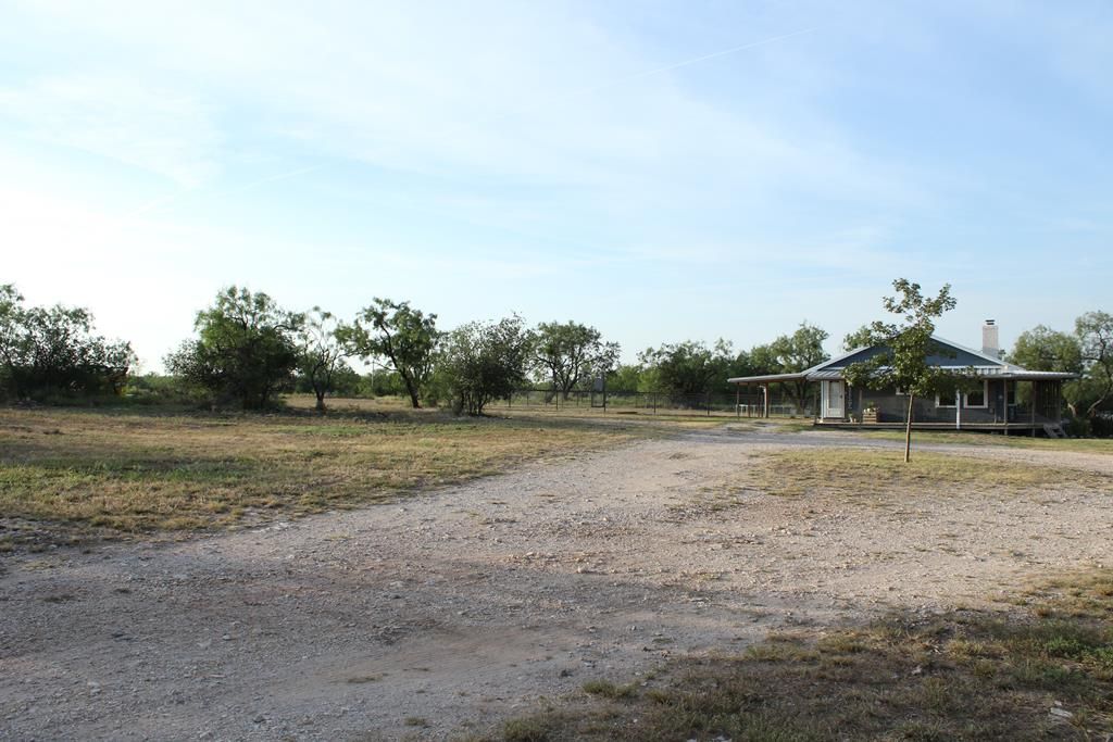 Image 43 of property listing at 1451 E 28th St, San Angelo, TX 76903