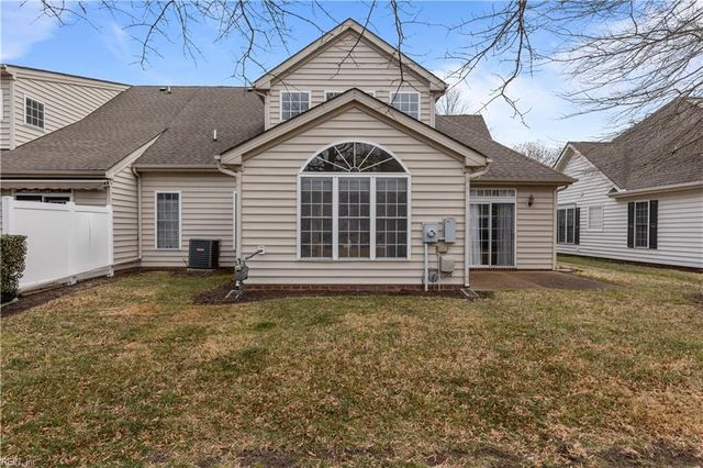 1436 Scoonie Pointe DR, Chesapeake, VA 23322