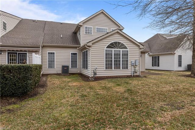 1436 Scoonie Pointe DR, Chesapeake, VA 23322