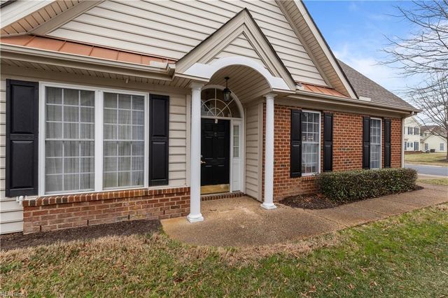 1436 Scoonie Pointe DR, Chesapeake, VA 23322