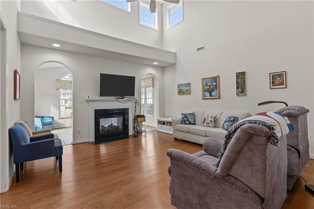 1436 Scoonie Pointe DR, Chesapeake, VA 23322