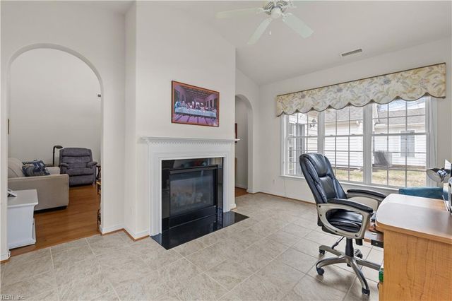 1436 Scoonie Pointe DR, Chesapeake, VA 23322