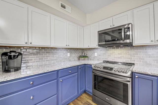 40 WINDINGBROOK DR, Atco, NJ 08004