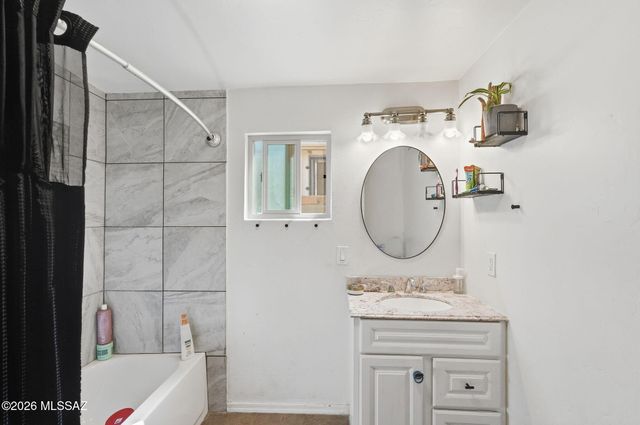 1317 W Niagara Street, Tucson, AZ 85745