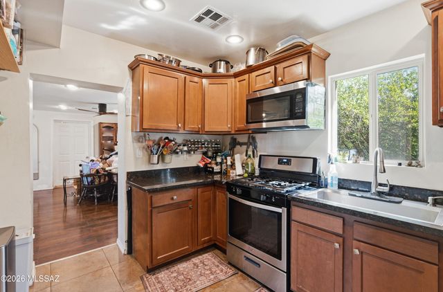 1317 W Niagara Street, Tucson, AZ 85745