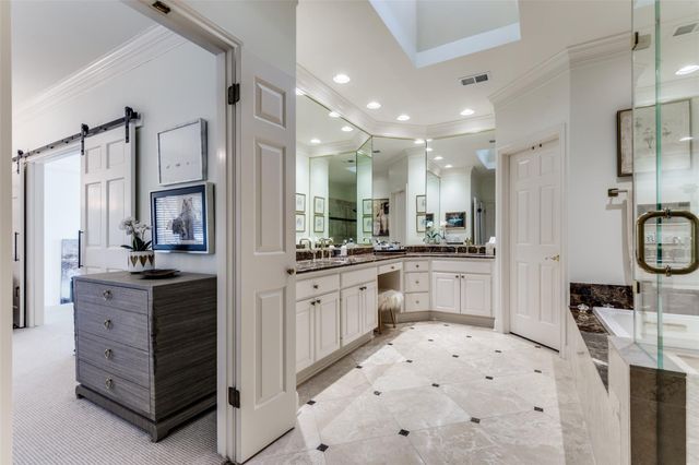 6815 Cougar RUN, Austin, TX 78731