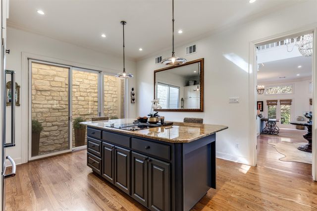 6815 Cougar RUN, Austin, TX 78731