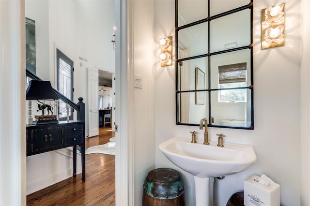 6815 Cougar RUN, Austin, TX 78731