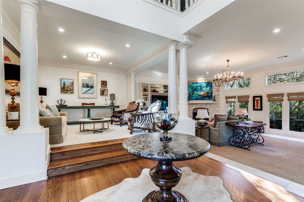 6815 Cougar RUN, Austin, TX 78731