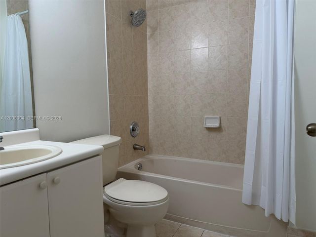 6940 NW 177th St P104, Hialeah, FL 33015