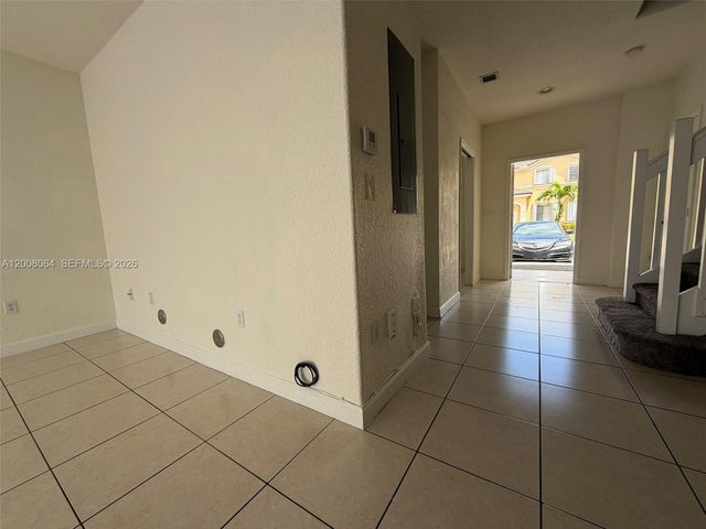 6940 NW 177th St P104, Hialeah, FL 33015