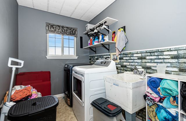 1308 Burns Court, Minooka, IL 60447