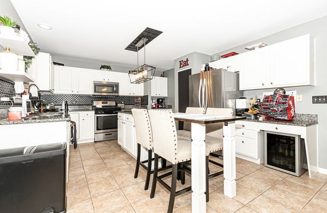 1308 Burns Court, Minooka, IL 60447