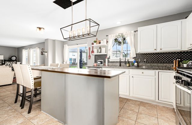 1308 Burns Court, Minooka, IL 60447