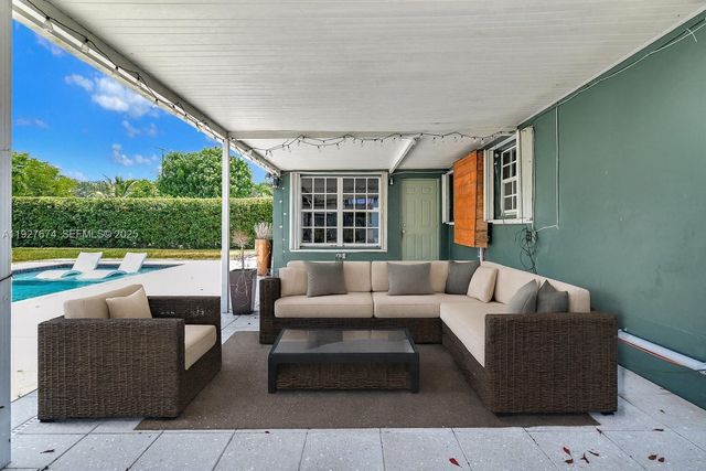 5713 Jefferson St, Hollywood, FL 33023