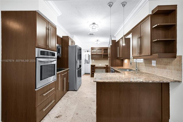 5713 Jefferson St, Hollywood, FL 33023