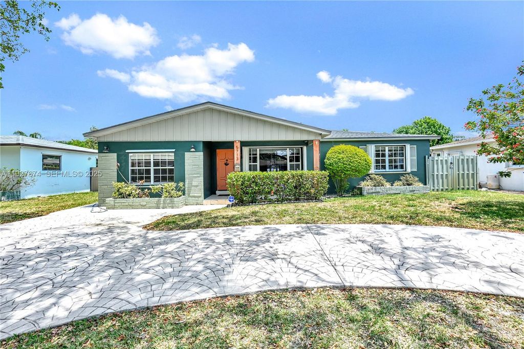 5713 Jefferson St, Hollywood, FL 33023