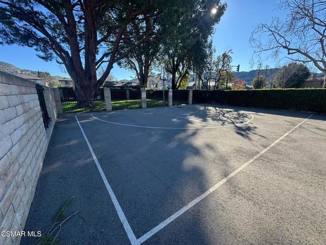 2075 Avenida Vista Del Monte 4, Simi Valley, CA 93063