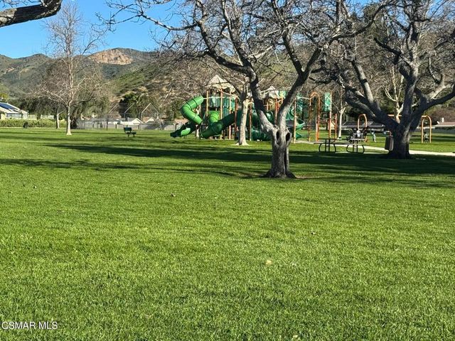 2075 Avenida Vista Del Monte 4, Simi Valley, CA 93063