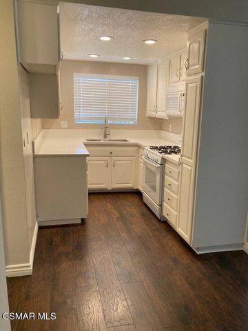 2075 Avenida Vista Del Monte 4, Simi Valley, CA 93063