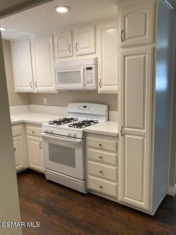 2075 Avenida Vista Del Monte 4, Simi Valley, CA 93063