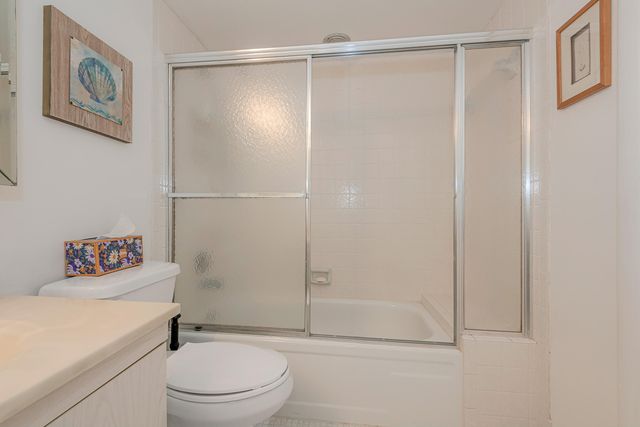 2102 Lucaya Bend J3, Coconut Creek, FL 33066