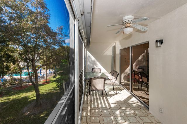 2102 Lucaya Bend J3, Coconut Creek, FL 33066