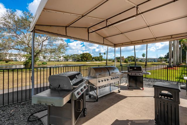 2102 Lucaya Bend J3, Coconut Creek, FL 33066