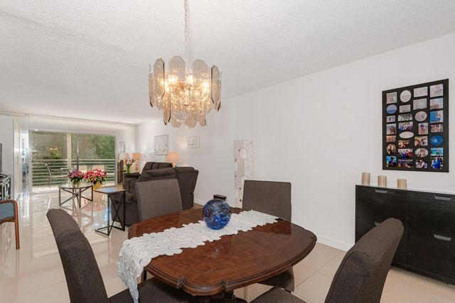 2102 Lucaya Bend J3, Coconut Creek, FL 33066