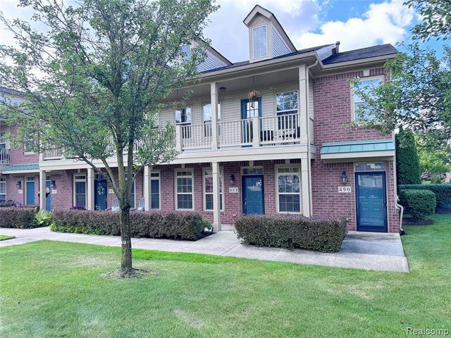488 Village Drive, Walled Lake, MI 48390
